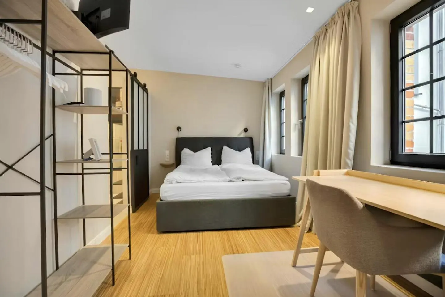 Large, Comfortable And Luxurious Flat In Berlin Center, Prenzlauer Berg Apartment